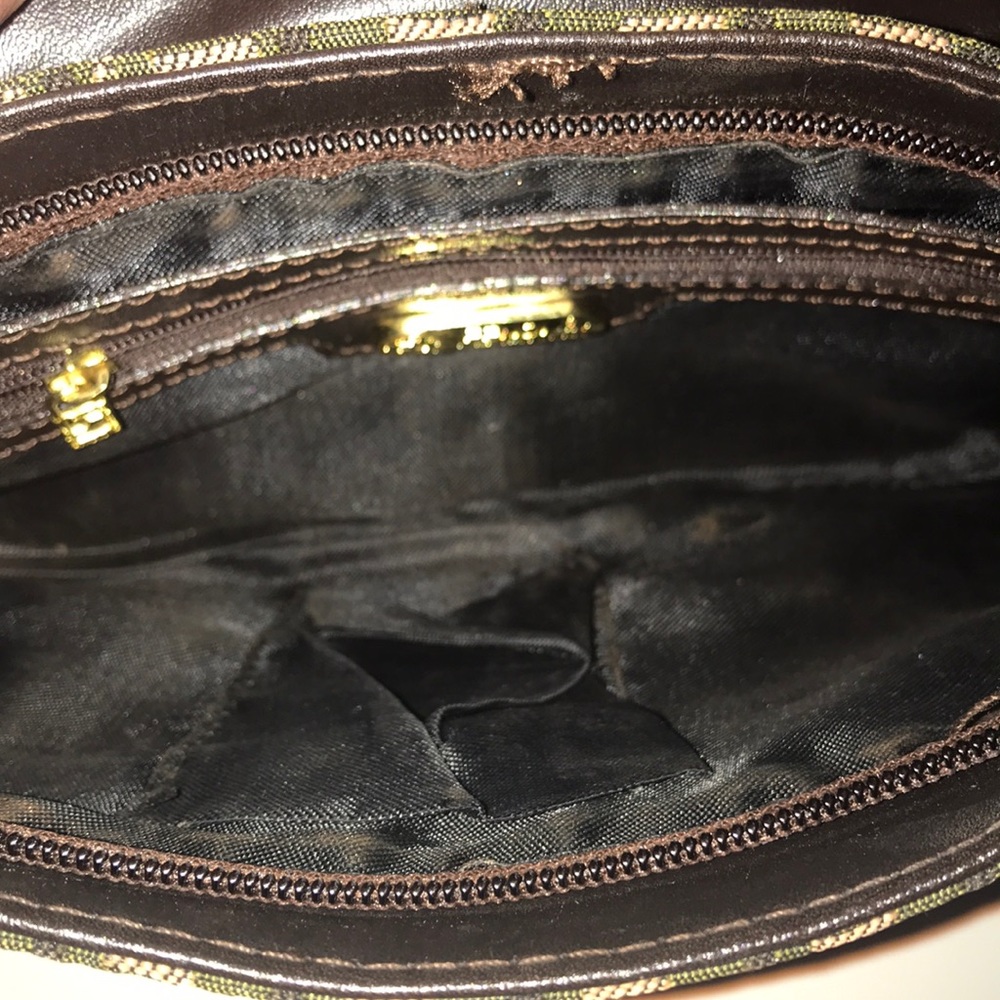- Authentic Fendi vintage purse - Picture 4 of 6
